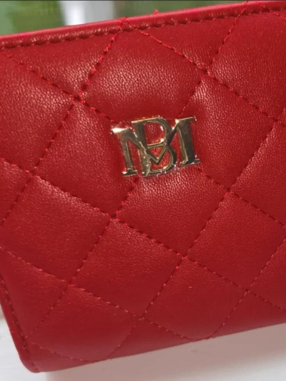 Jewel Badgley Mischka Red Quilted Wallet
